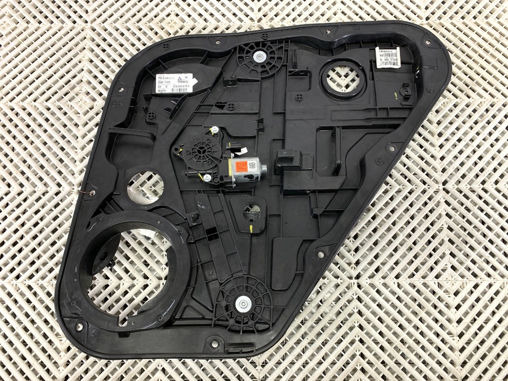 [STARK-810864] Elevalunas trasero derecho KIA Sportage IV (QL, QLE) 1.6 GDI 97 kW