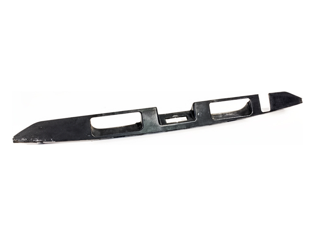[STARK-932137] Moldura de portón trasero Subaru Forester