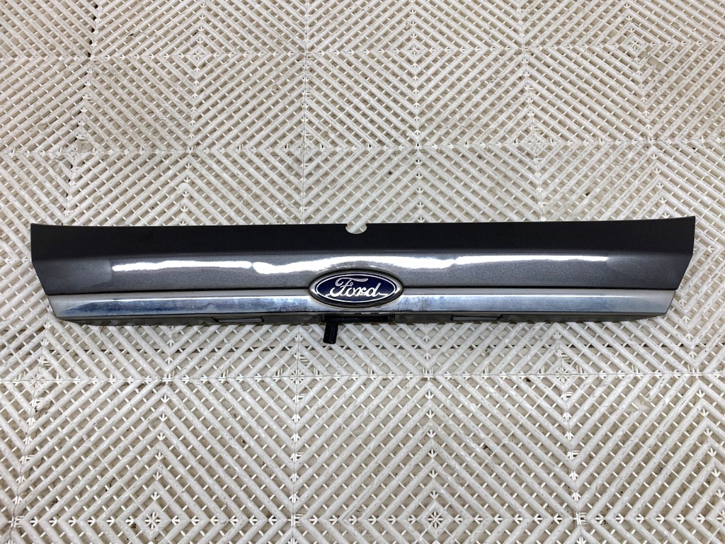 [STARK-813471] Embellecedor de portón trasero Ford Fiesta VI (CB1, CCN) 2008-2022