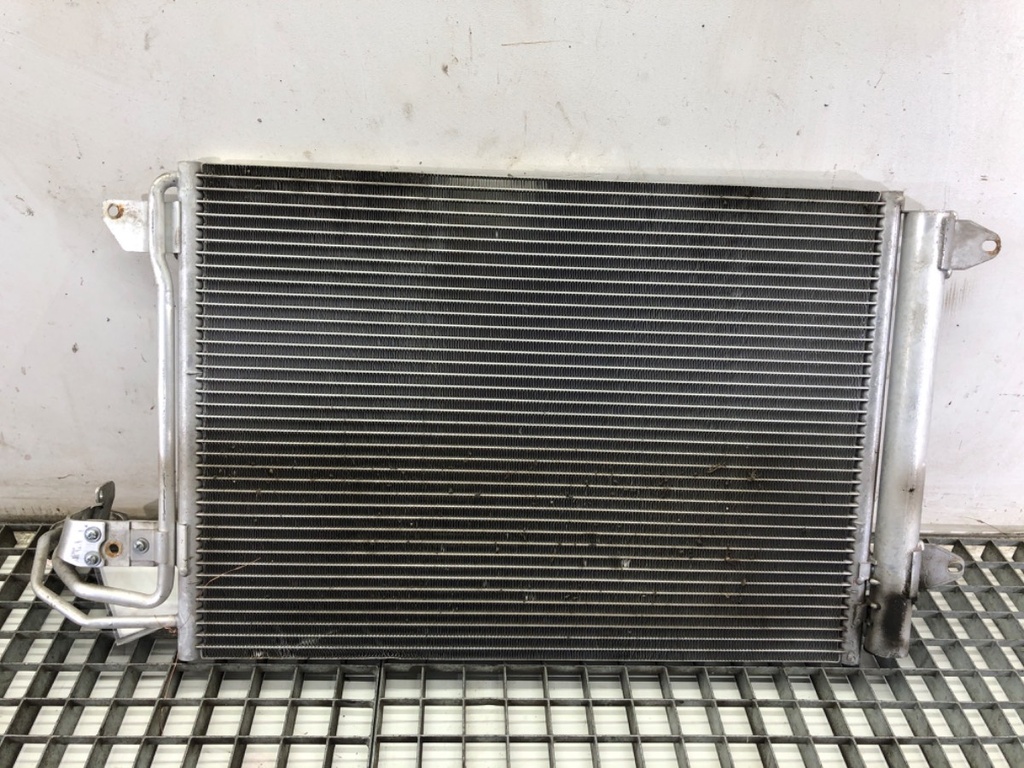 [STARK-815391] Radiador de aire acondicionado VW Golf V (1K1) 2.0 TDI 103 kW