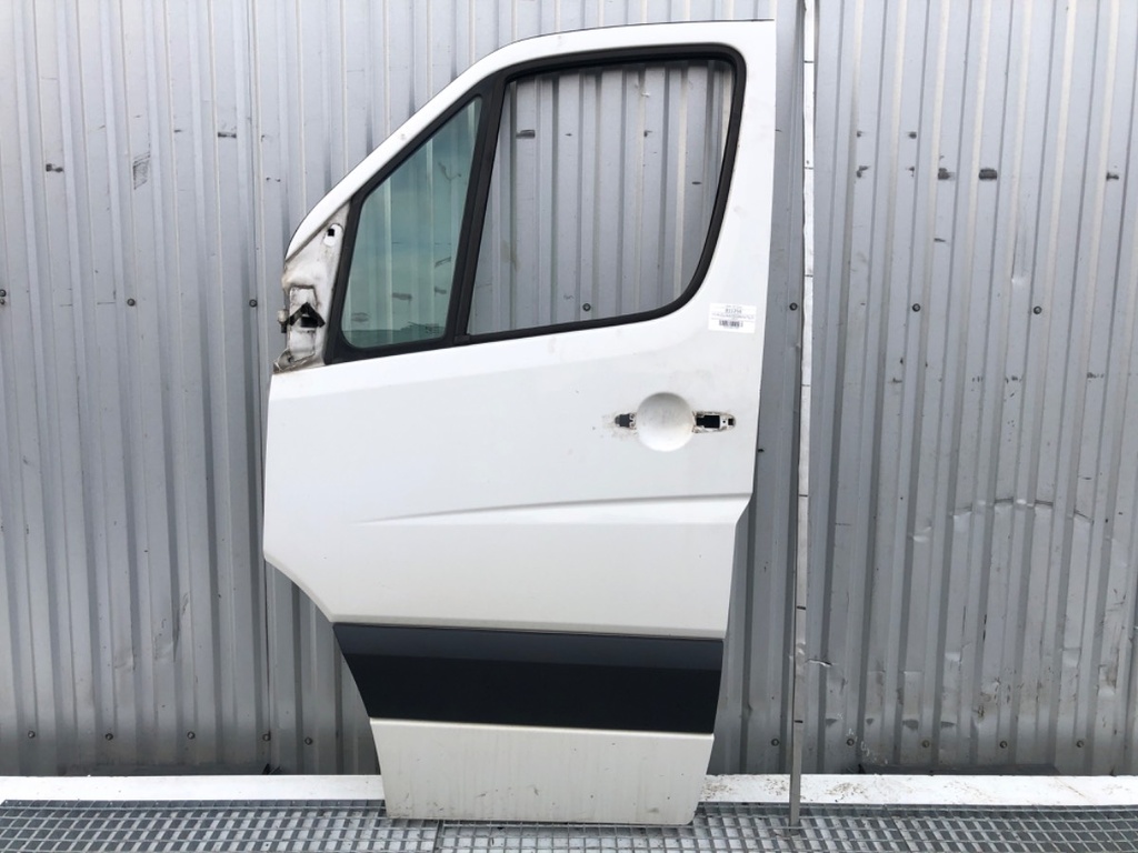 [STARK-811256] Puerta delantera izquierda VW Crafter 30-35 Autobus (2E) 2006-2016