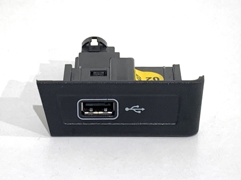 [STARK-816661] Puerto USB SKODA RAPID (NH3, NK3, NK6) 2012-2022