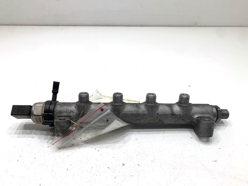[STARK-818139] Colector de combustible AUDI A8 D4 (4H2, 4H8, 4HC, 4HL) 2009-2018