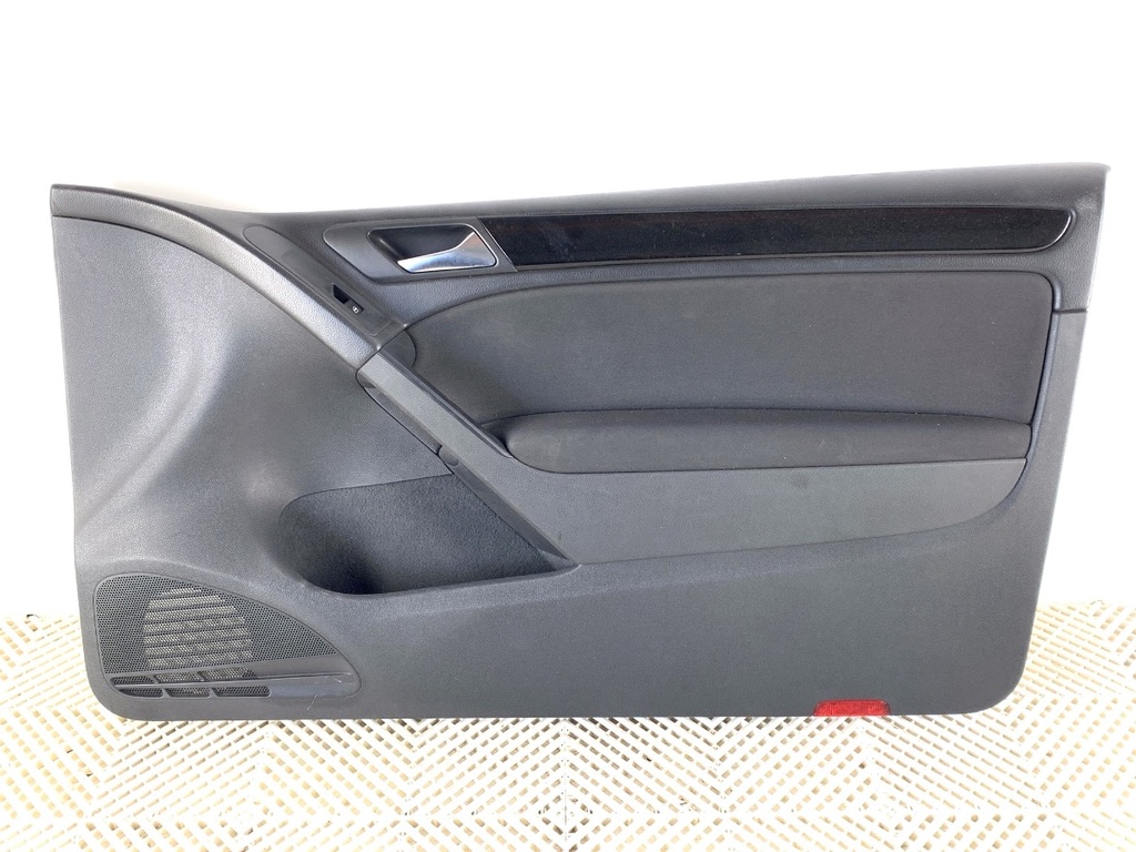 [STARK-821370] Panel de puerta delantero derecho VW Golf VI (5K1) 2008-2014 1.6 TDI 77kW