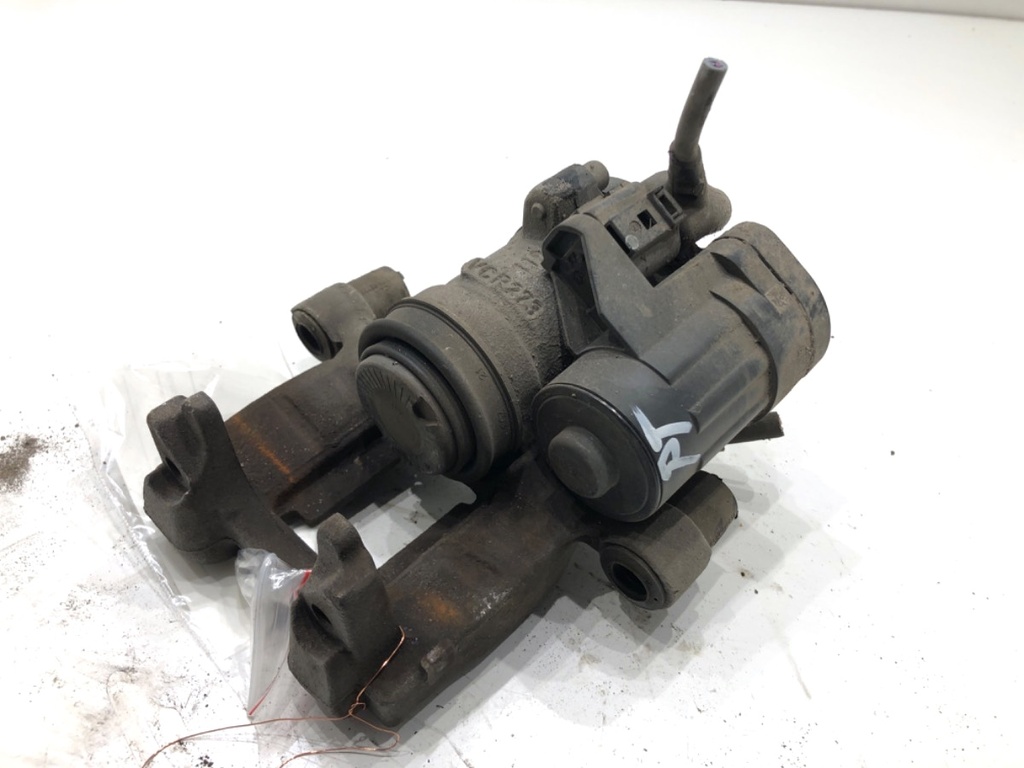 [STARK-821799] Pinza de freno trasera derecha AUDI Q3 Sportback (F3N) 35 TFSI MHEV