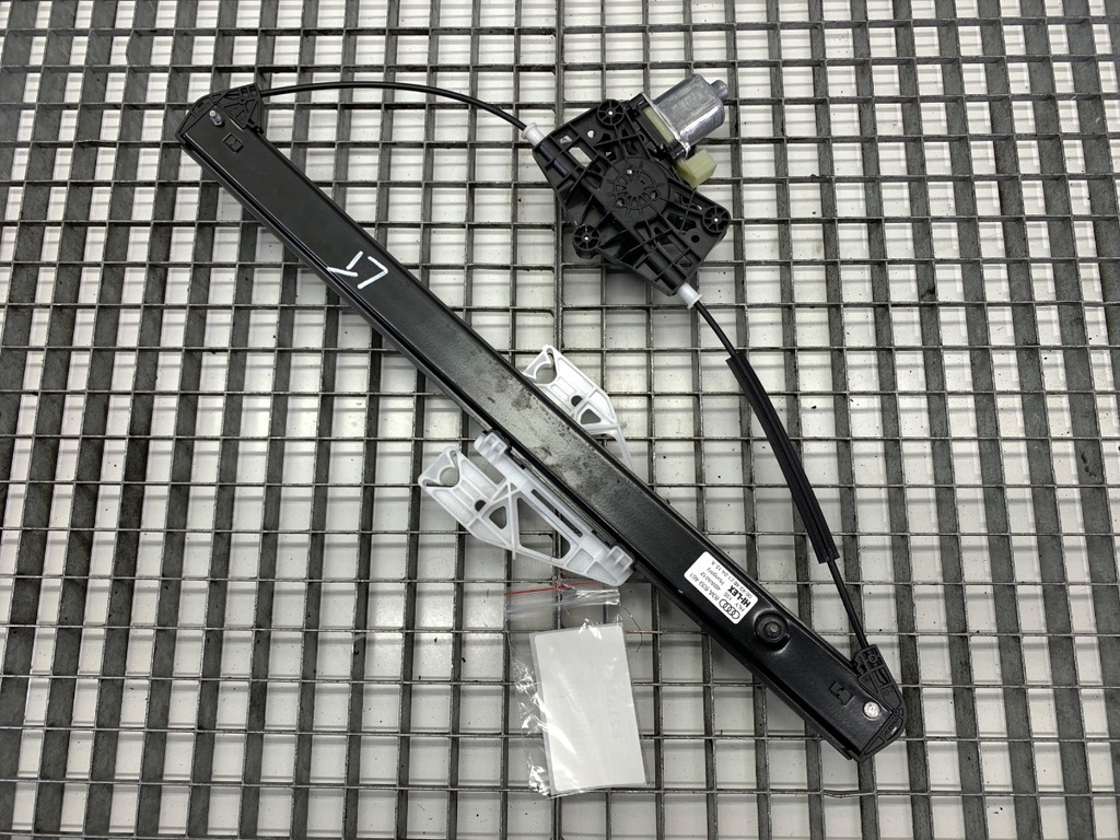 [STARK-821834] Elevador de luneta trasero izquierdo AUDI Q3 Sportback (F3N) 2019-2022
