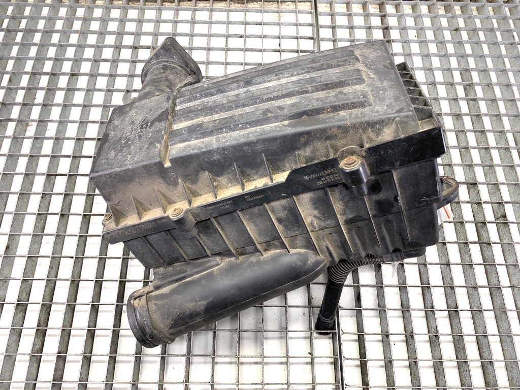 [STARK-822141] Caja de filtro de aire SEAT León (1P1) 1.9 TDI 77 kW 2005-2010