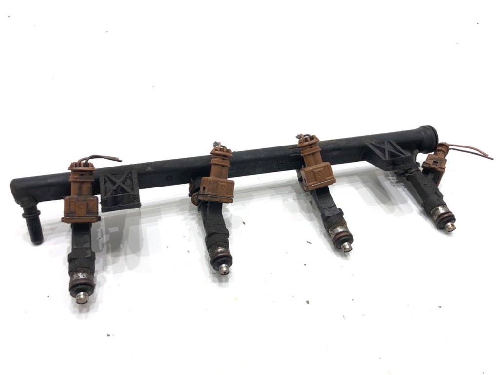 [STARK-825357] Rampa de combustible Dacia Dokker 1.6 61 kW 8200227124