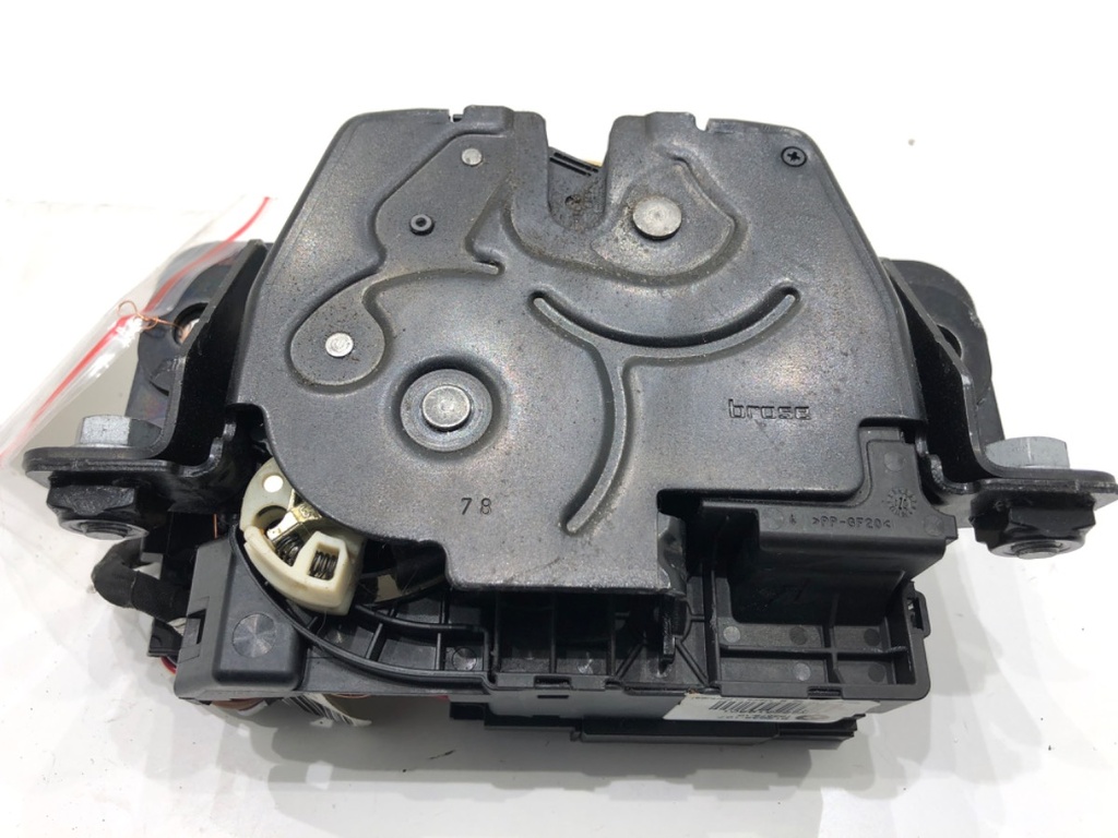 [STARK-825869] Cerrojo de portón trasero BMW X6 (F16, F86) 2014-2019