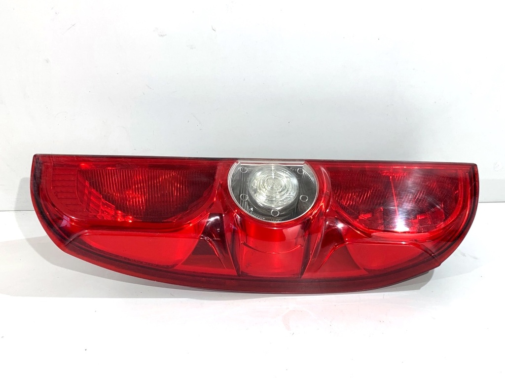 [STARK-828849] Piloto trasero derecho Fiat Doblo Autobus (263_) 2009-2022 1.6 D Multijet 77 kW