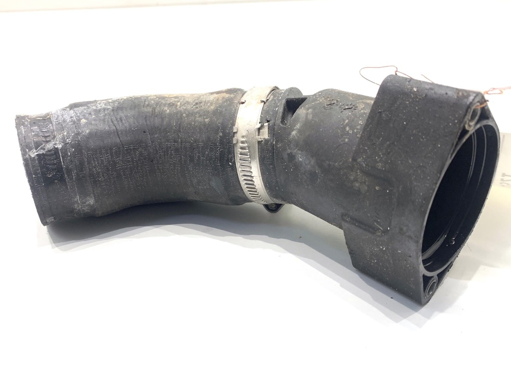 [STARK-834521] Filtro de aire Audi A3 Limousine (8VS, 8VM) 1.6 TDI 81 kW 04L131111T