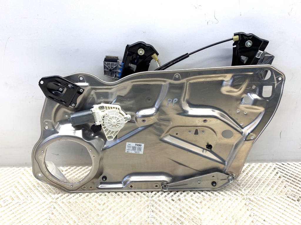 [STARK-843740] Elevador de ventana delantero derecho Mercedes-Benz CLS Shooting Brake (X218) 2012-2017