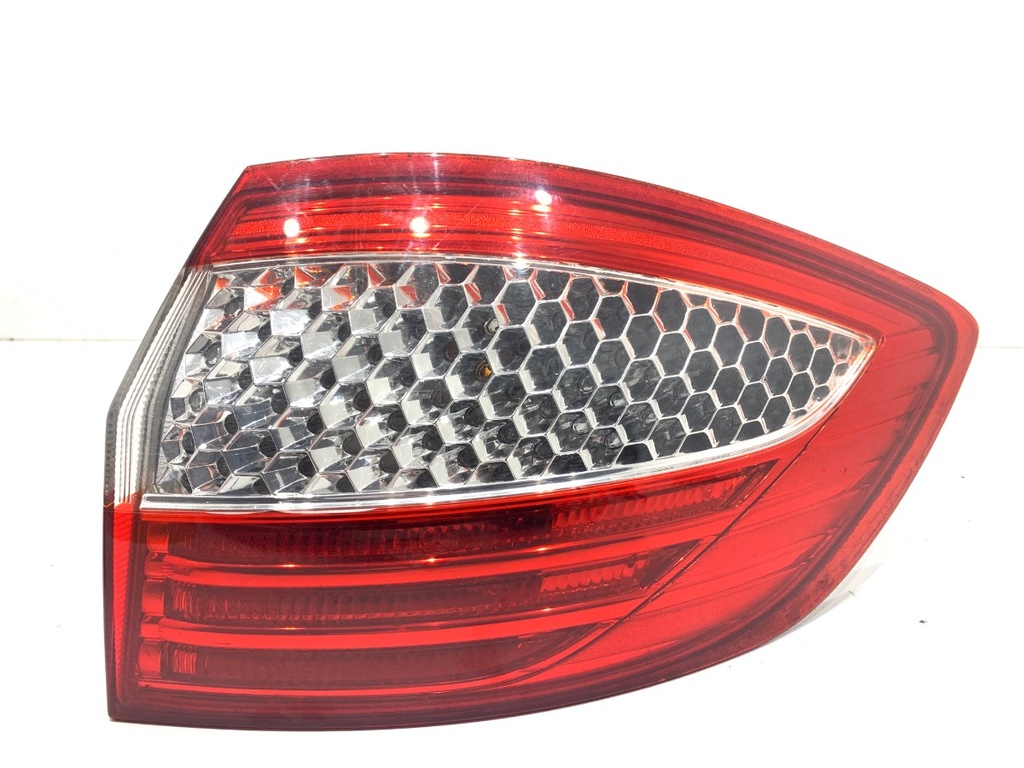 [STARK-845435] Piloto trasero derecho Ford Mondeo IV Turnier (BA7) 2007-2015