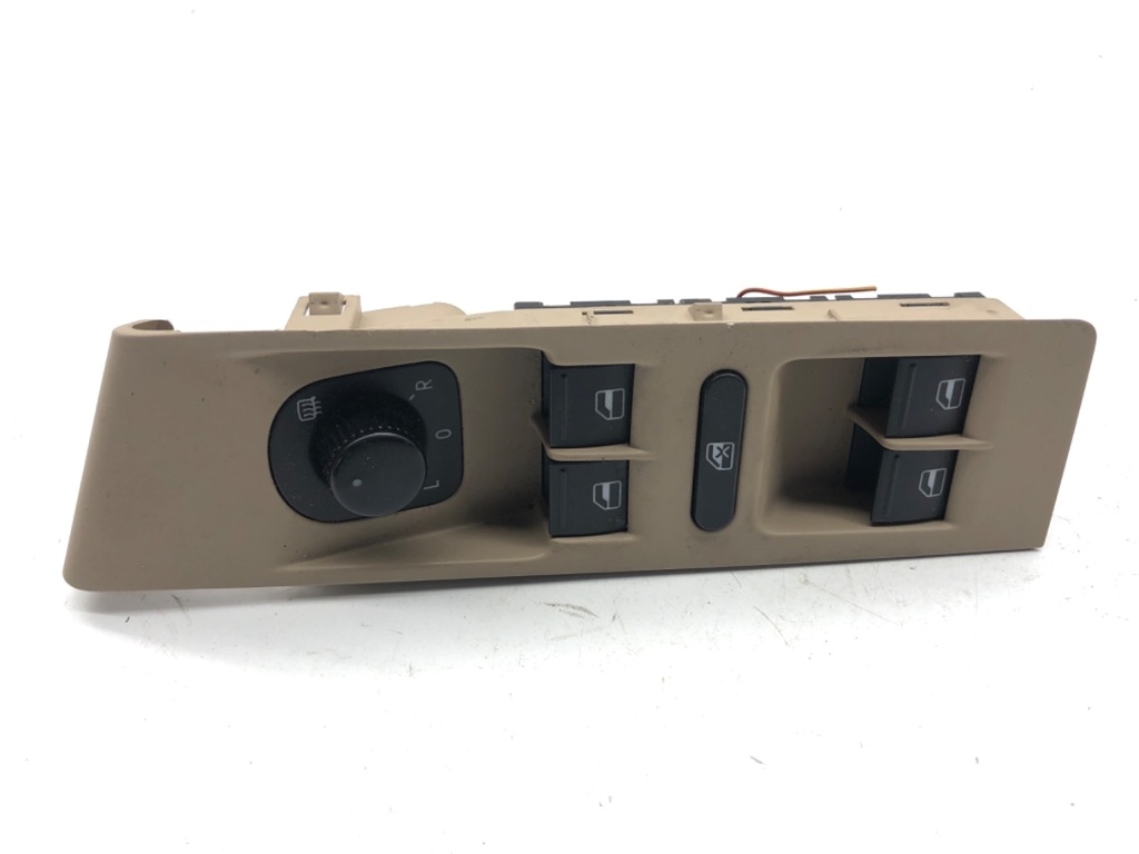 [STARK-846933] Interruptor de elevalunas VW Passat B7 (362) 2.0 TDI 140 CV (3AB868347D)
