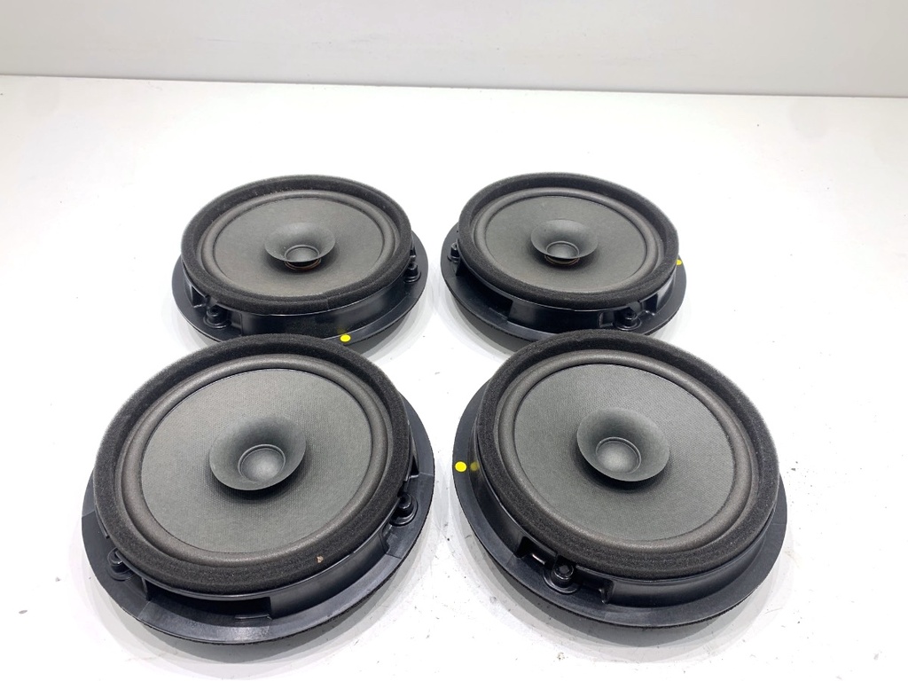 [STARK-851718] Juego de altavoces para Suzuki Ignis III (MF) 2016-2022 1.2 90 CV