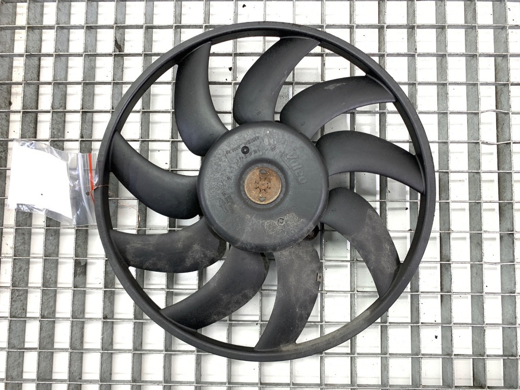 [STARK-855580] Ventilador de aire acondicionado para Audi A4 B8 (8K2) 2.0 TDI 2007-2015