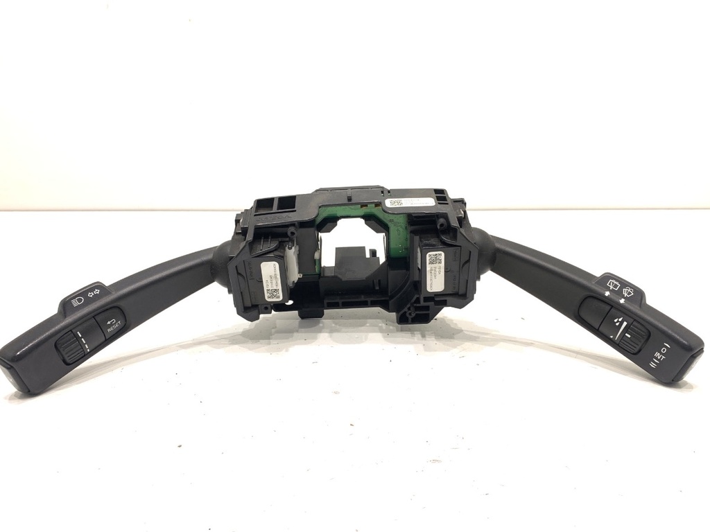 [STARK-856041] Combinado de mandos VOLVO V40 liftback (525, 526) 2012-2022