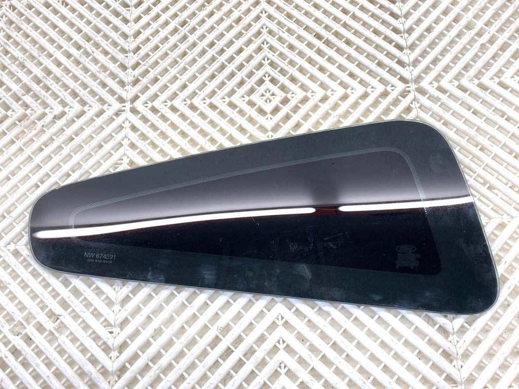 [STARK-856528] Ventana trasera derecha Ford Mustang cupé 2004-2022
