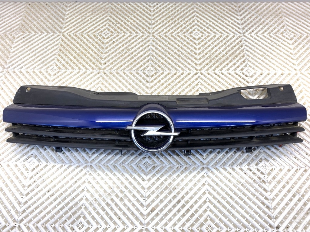 [STARK-857762] Rejilla de parachoques OPEL Astra H (A04) 1.9 CDTI 110 kW 2004-2010