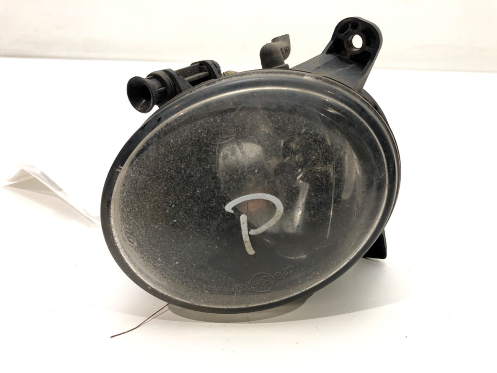[STARK-518315] Faros delanteros derecho halógeno SEAT Exeo (3R2) 2.0 TDI 105 kW 2008-2013