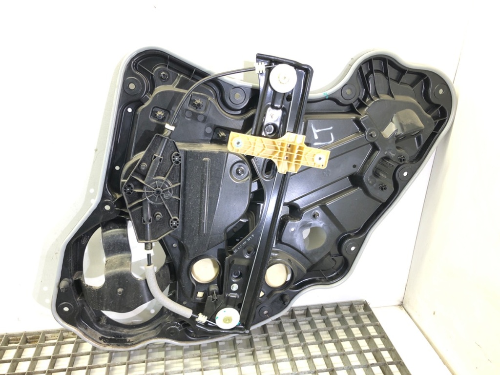 [STARK-615477] Elevalunas trasero izquierdo Jeep Compass (MP, M6) 2016-2022