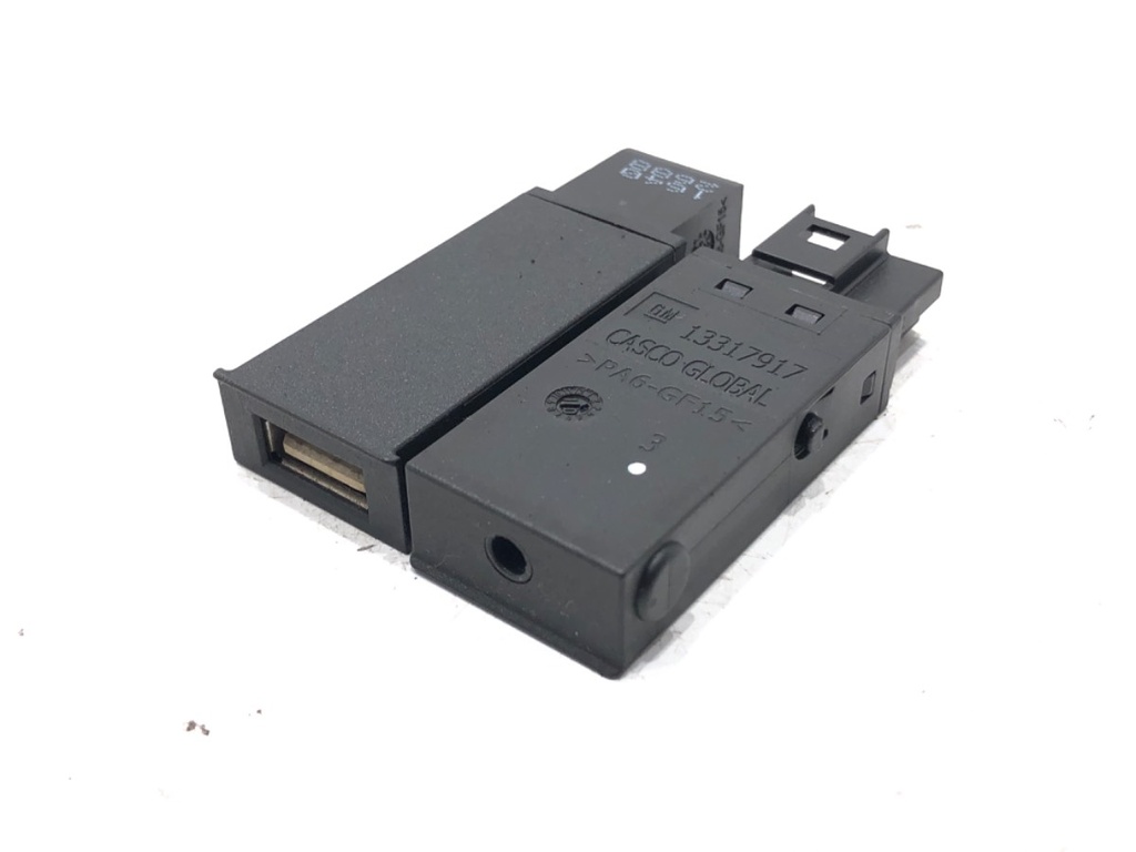 [STARK-618224] Puerto USB Opel Astra J (P10) 2009-2015