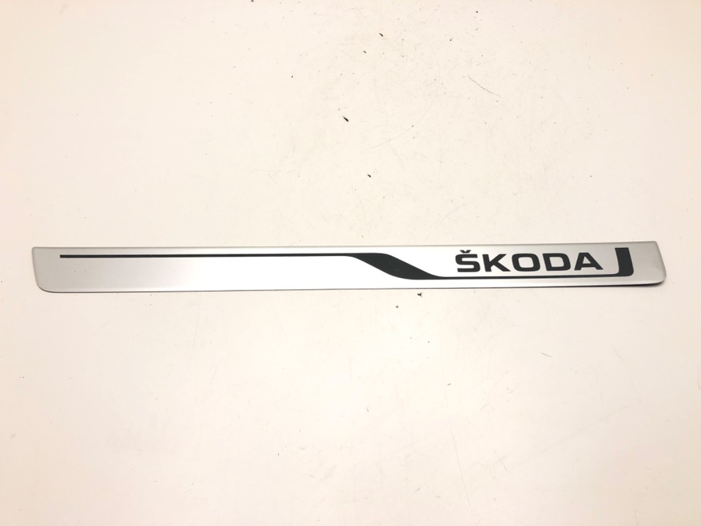 [STARK-690759] Moldura de umbral izquierdo SKODA OCTAVIA III Combi 2013-2021 5E0853813E