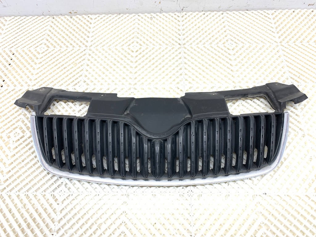 [STARK-826339] Rejilla de parachoques SKODA Fabia II 1.2 51 kW 2007-2014