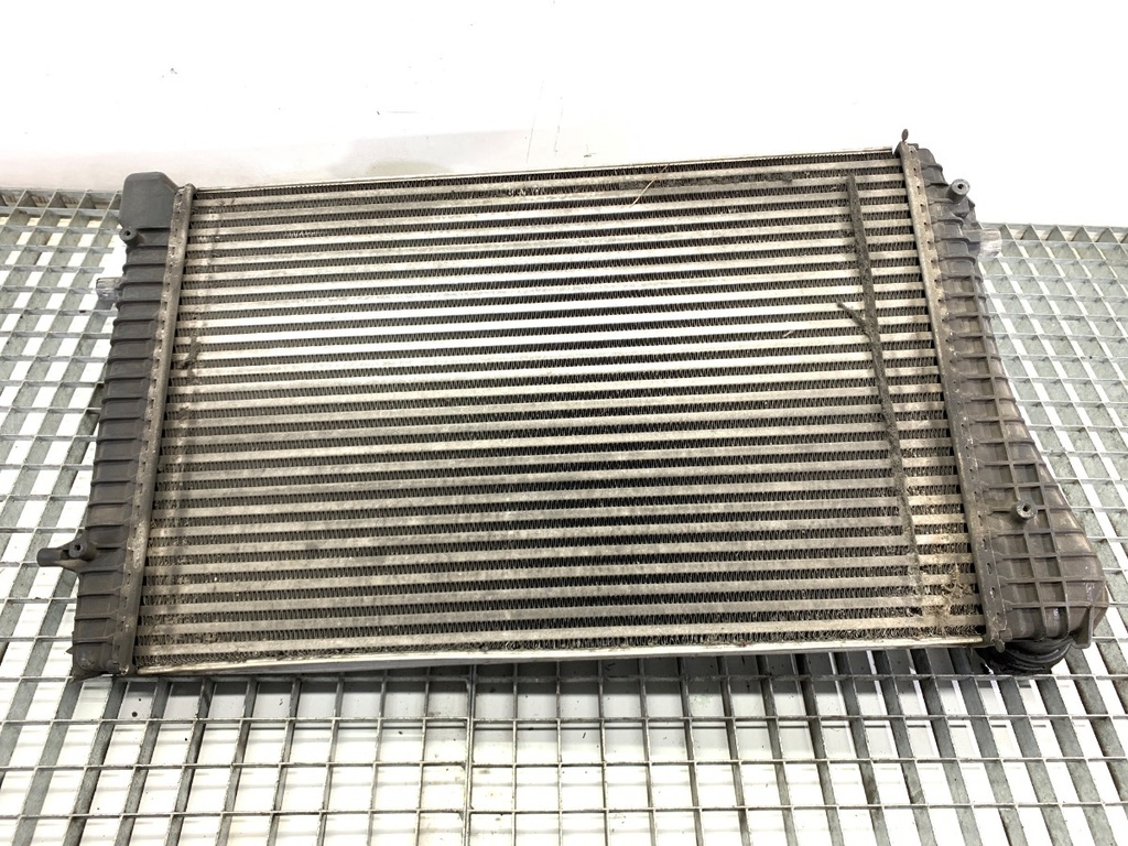 [STARK-867229] Intercooler VW Golf V (1K1) 2003-2010 2.0 TDI 103 kW