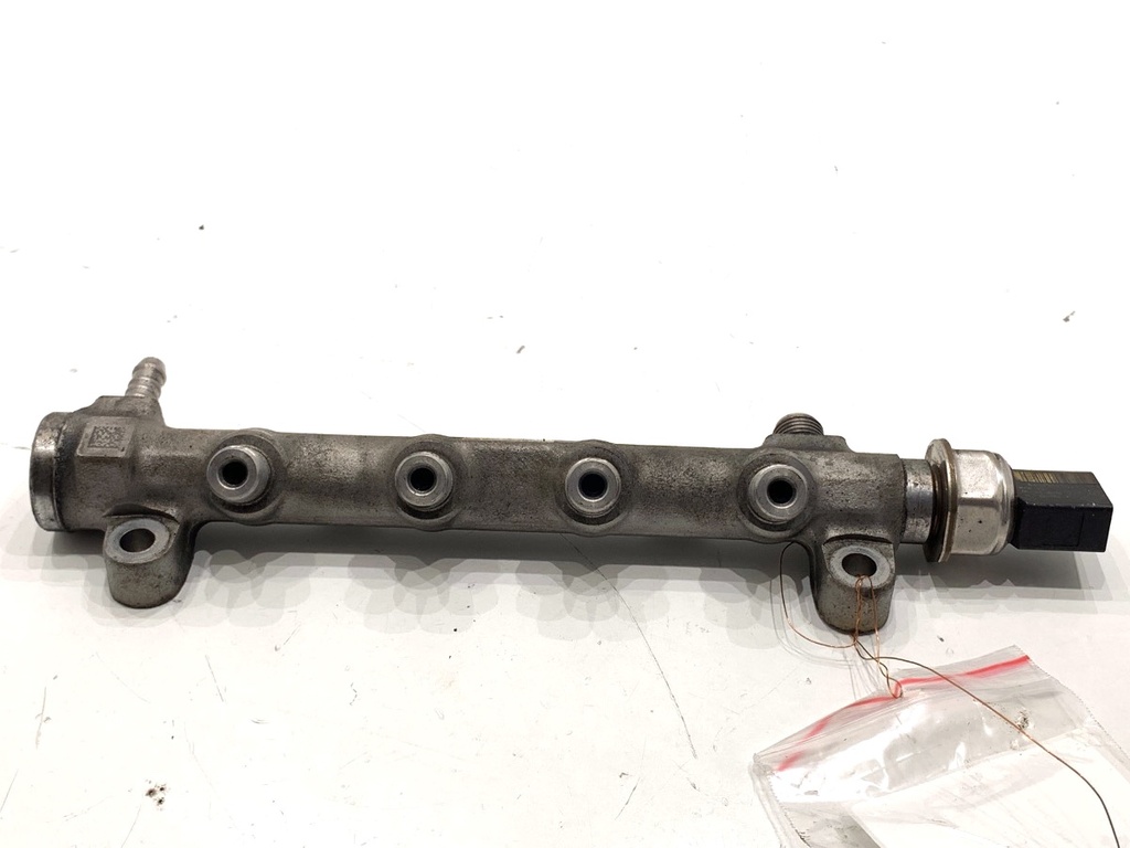 [STARK-906714] Colector de combustible VW Golf VII Variant (BA5, BV5) 04L089D