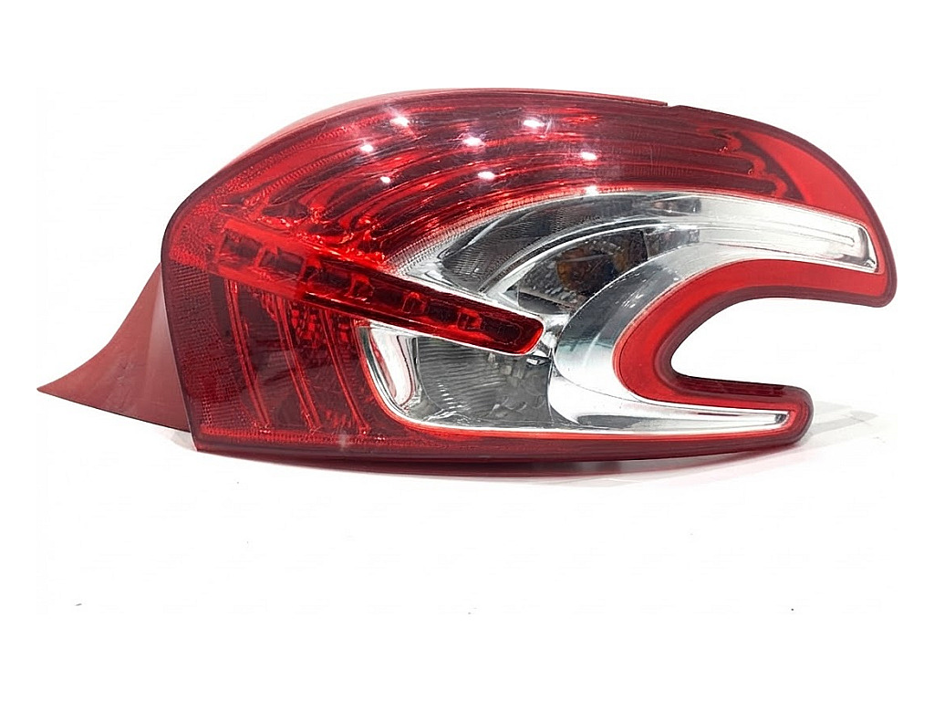 [STARK-921715] Piloto trasero derecho PEUGEOT 208 I 2012-2022