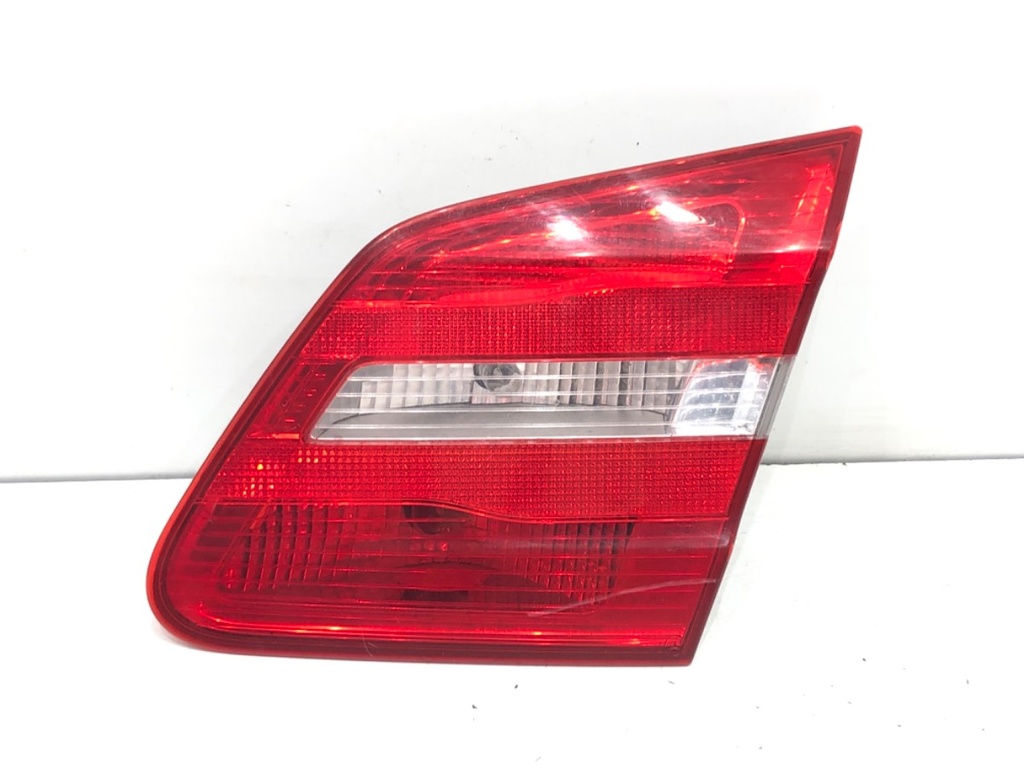 [STARK-597093] Piloto trasero derecho para Mercedes-Benz Clase B Sports Tourer (W246, W242) 2011-2018