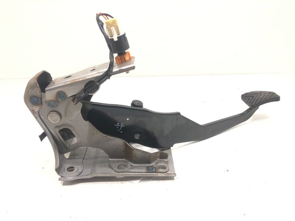 [STARK-634290] Pedales Mitsubishi Lancer VIII (CY_A, CZ_A) 1.8 105 kW 2008-2022