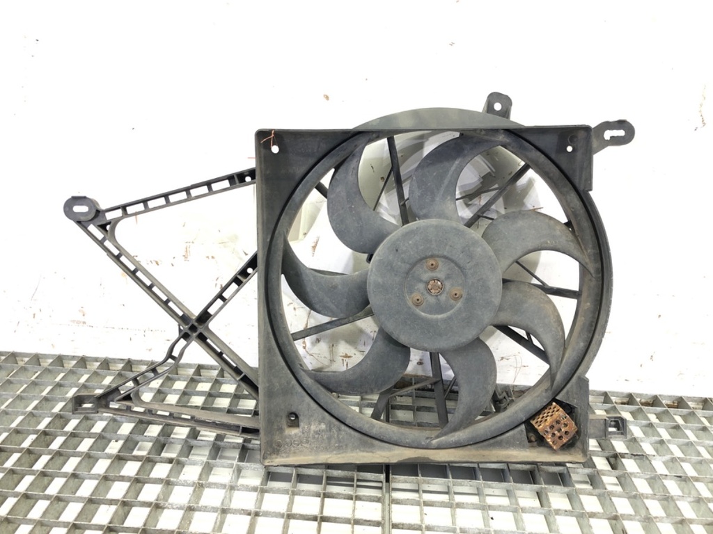 [STARK-680523] Ventilador de aire acondicionado OPEL ASTRA G liftback (T98) 1.4 gasolina 66 kW 2007-2009