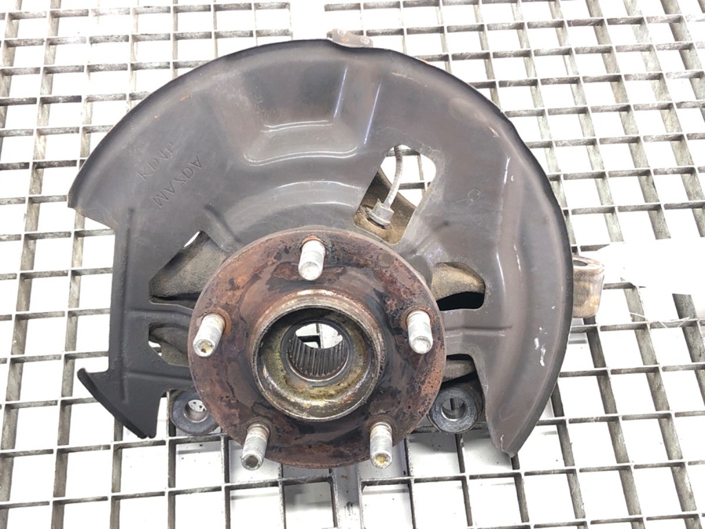 [STARK-696187] Cubo de rueda delantero derecho MAZDA CX-5 (KE, GH) 2011-2017