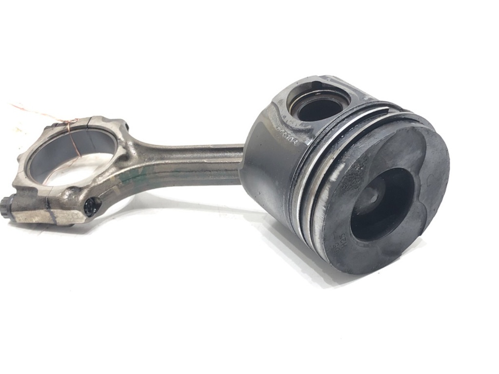 [STARK-700341] Pistón con biela para Toyota Yaris (_P1_) 1.4 D-4D 55 kW (75 CV) 2001-2005
