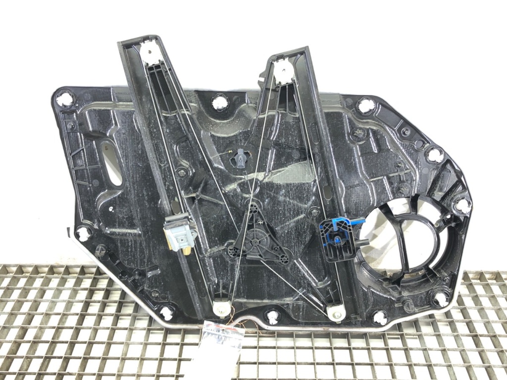 [STARK-704834] Elevalunas delantero derecho Ford Focus IV 1.0 EcoBoost 92 kW 125 CV 2018-2022