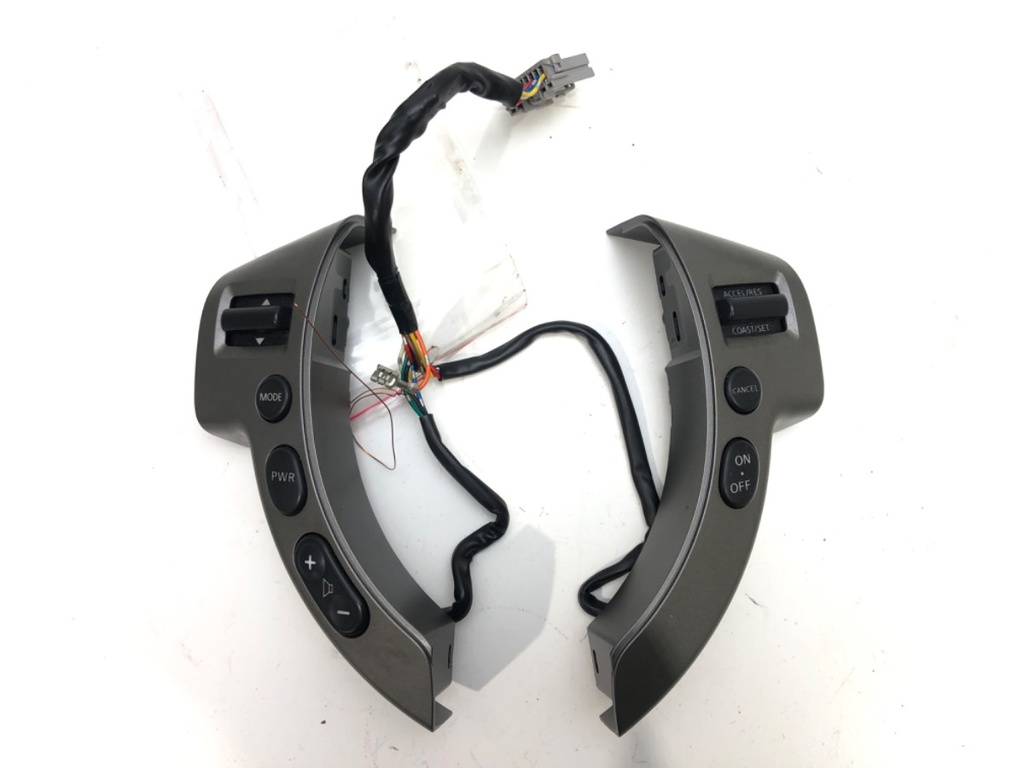 [STARK-439902] Mandos de volante para Nissan Sentra VI (B16) 2006-2013