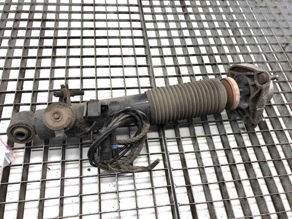 [STARK-826623] Amortiguador trasero derecho BMW X6 (F16, F86) 2014-2019