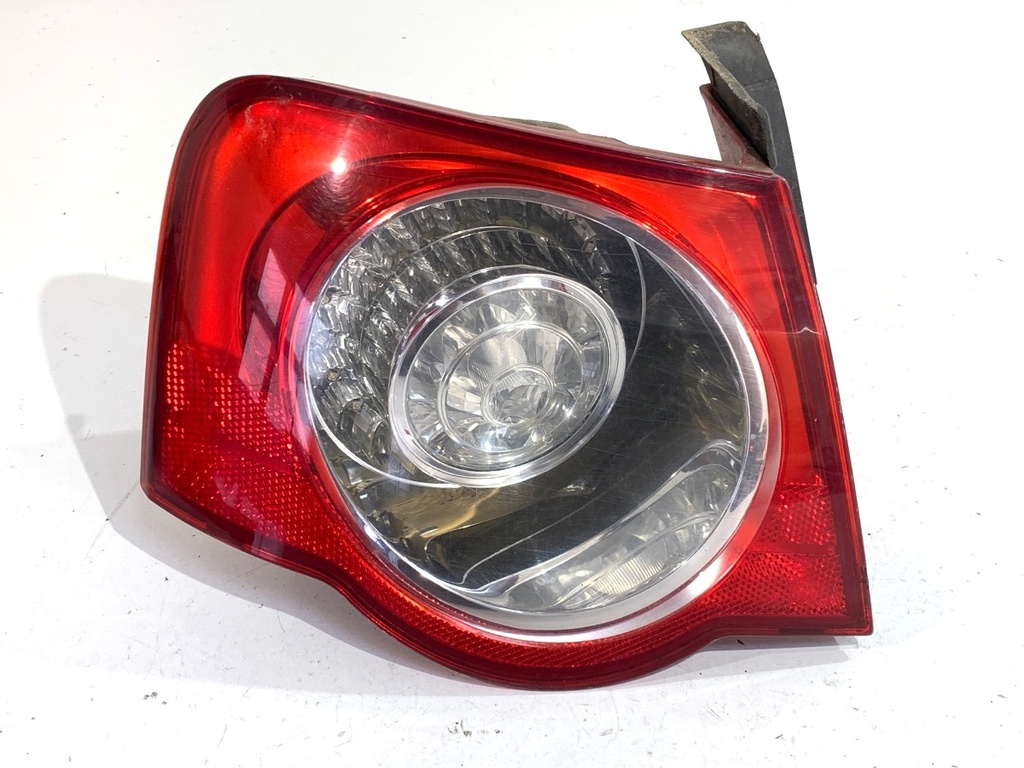 [STARK-899697] Piloto trasero izquierdo VW Passat B6 (3C2) 2005-2010