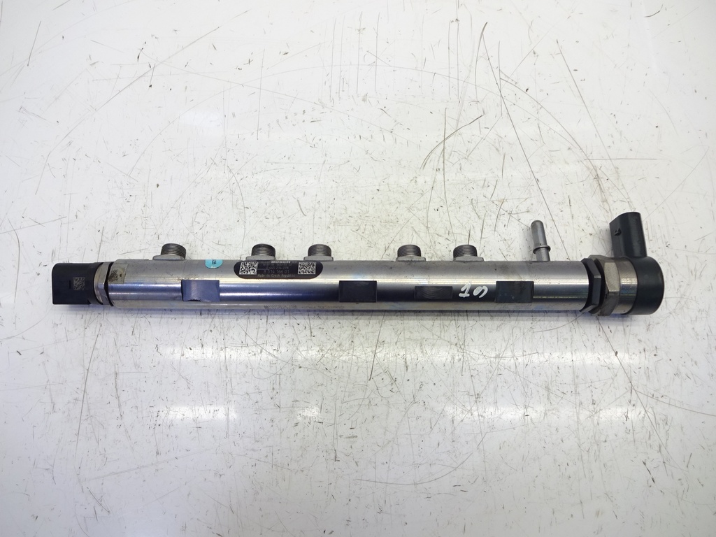 [MTD-351774] Rail de combustible para Toyota Auris/Verso/Avensis 1.6 D4-D 1WW N47C16A 2014