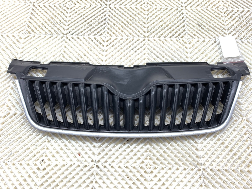 [STARK-691521] Rejilla de parachoques SKODA ROOMSTER (5J7) 2006-2015
