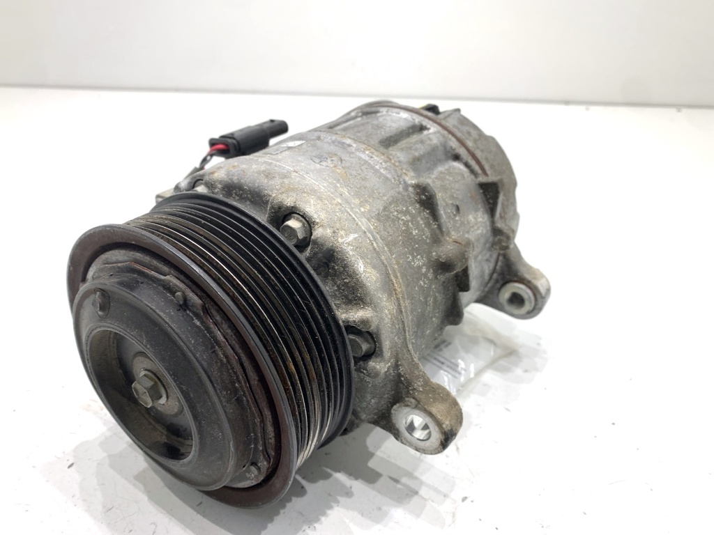 [STARK-850488] Compresor de aire acondicionado BMW Serie 5 (G30, F90) 520d 140 kW 2016-2022