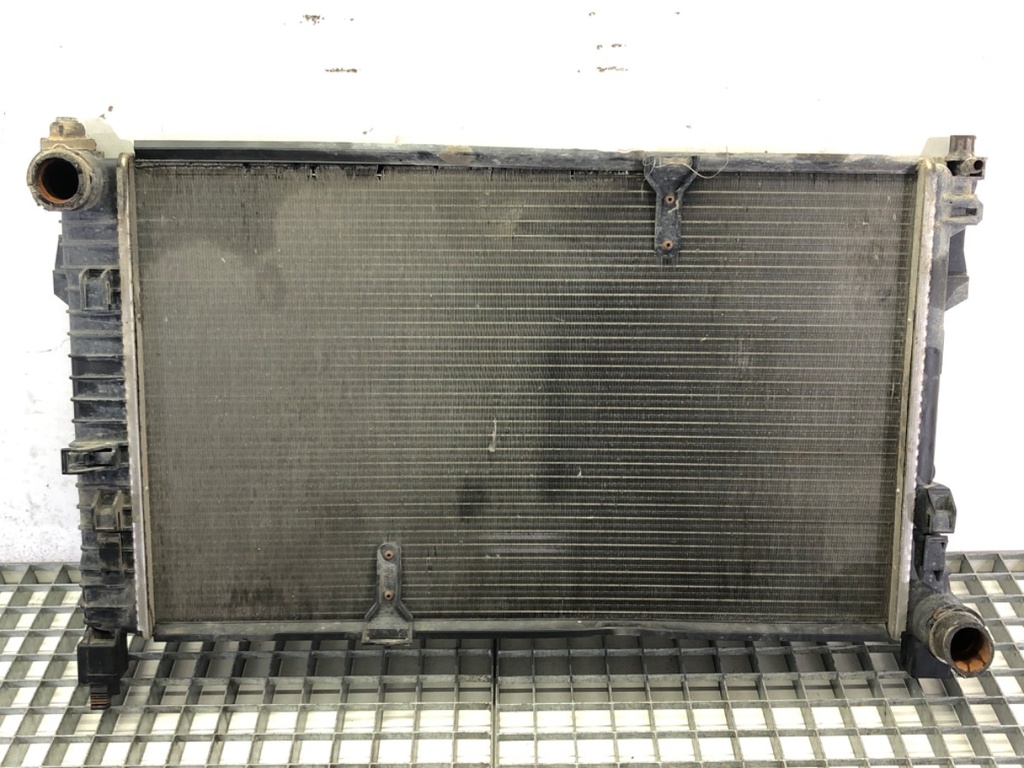 [STARK-582501] Radiador de agua Mercedes-Benz Clase C (W203) C 180 95 kW 2000-2007
