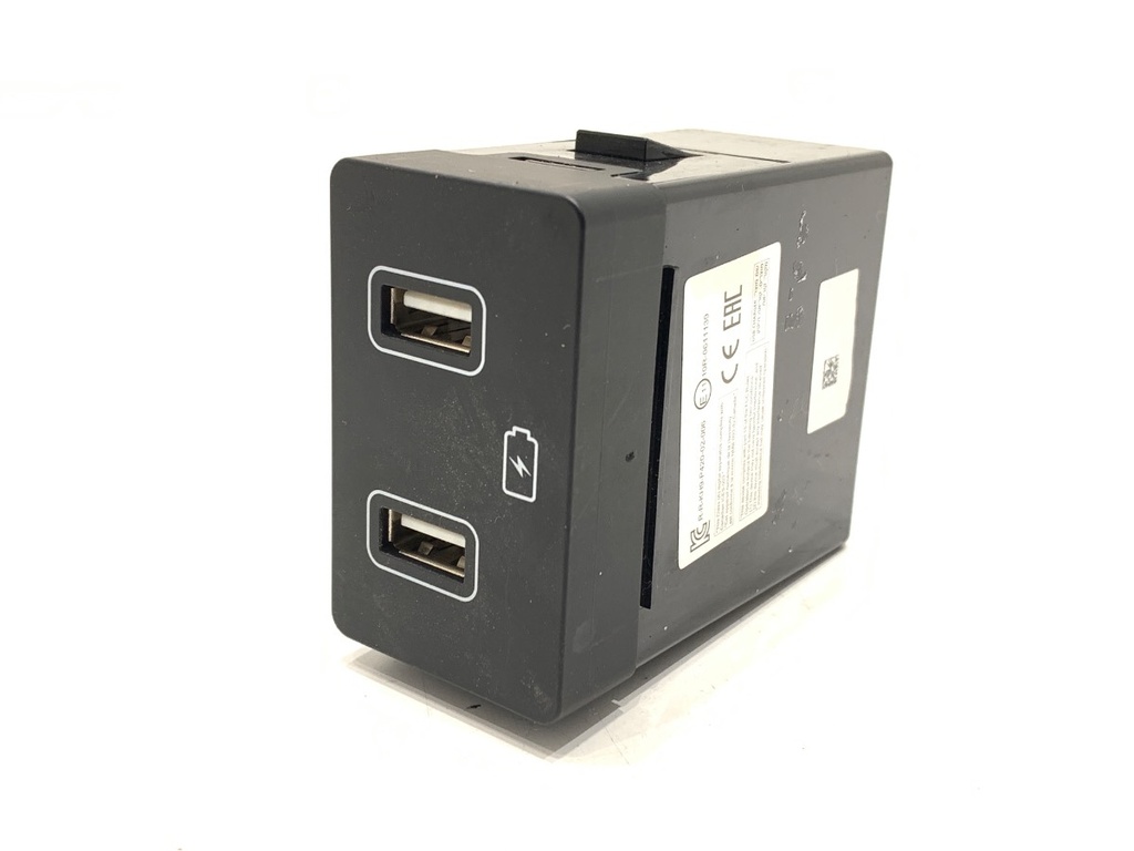 [STARK-690097] Puerto USB Hyundai Tucson (NX4E, NX4A) 2020-2022