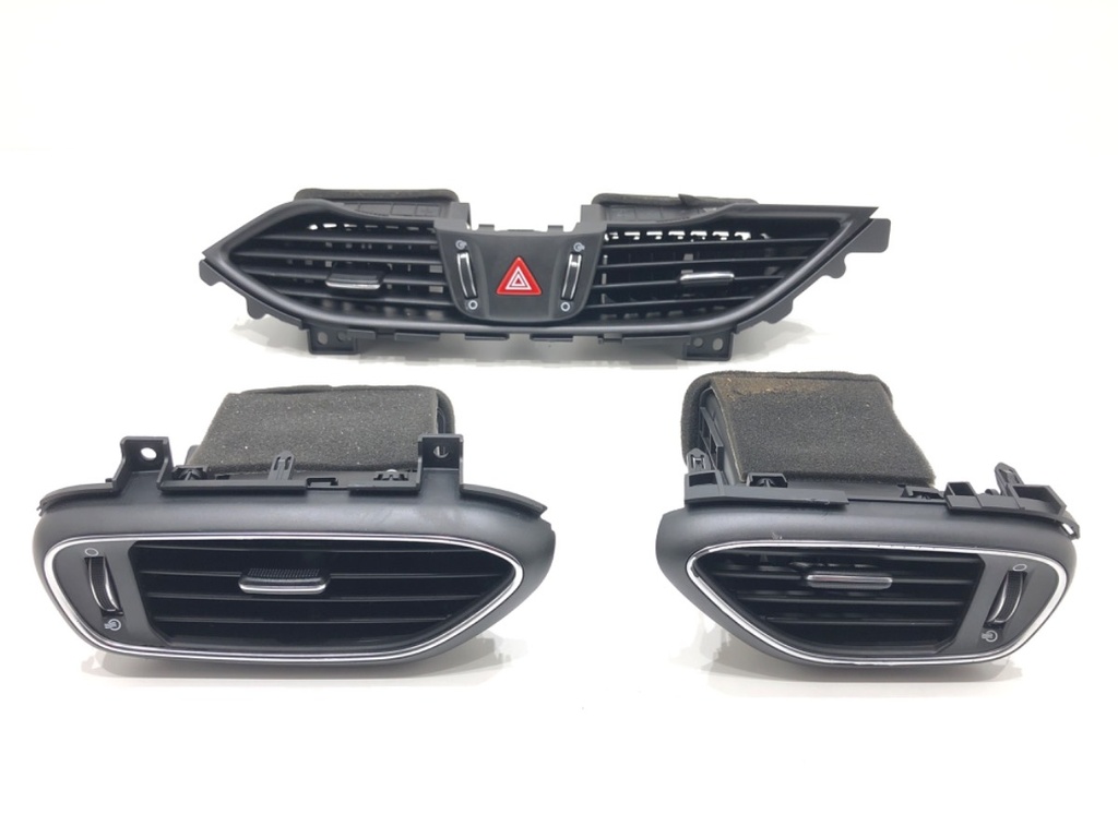 [STARK-691250] Rejilla de entrada de aire frontal HYUNDAI i30 (PDE, PD, PDEN) 2016-2022 - 1.4 MPI 74 kW