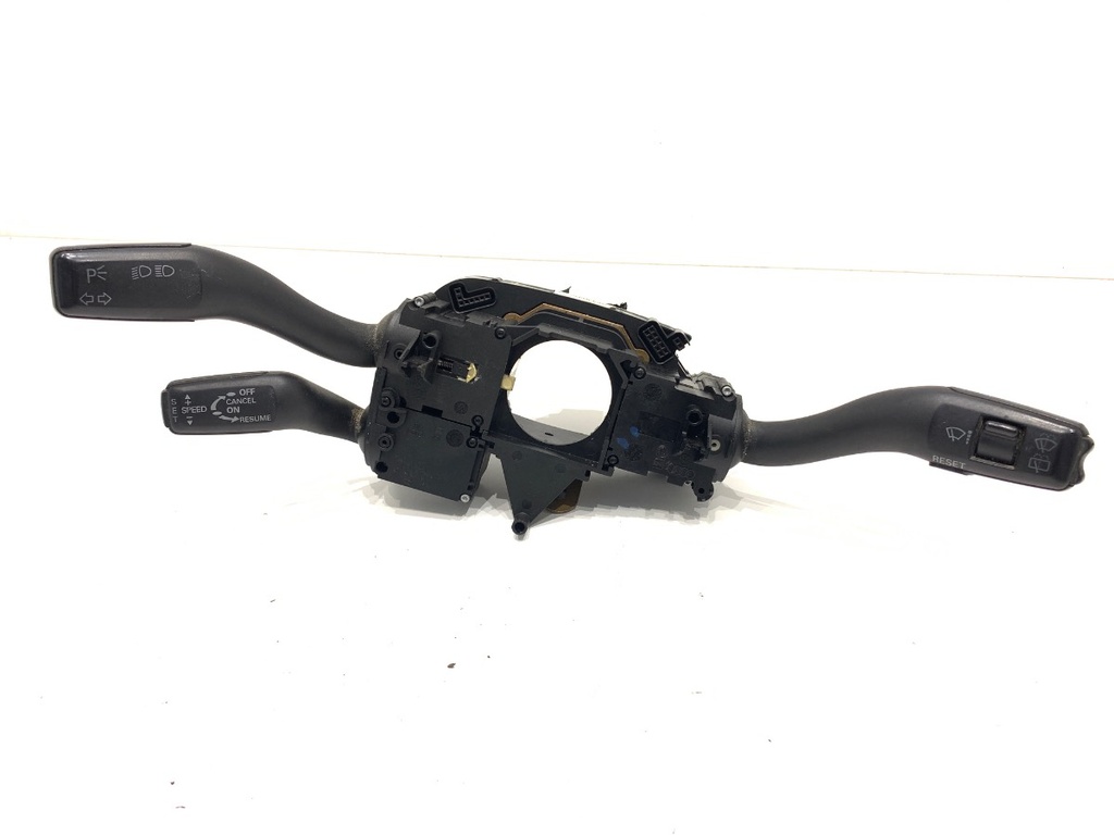 [STARK-723722] Combinación de luces AUDI A4 B7 Avant (8ED) 1.9 TDI 2004-2008