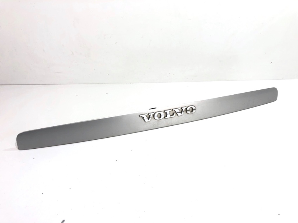 [STARK-780986] Moldura de portón trasero VOLVO V50 (545) 2003-2012