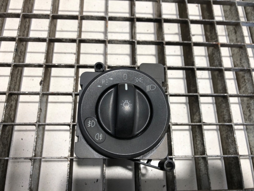 [STARK-781782] Interruptor de luz Mercedes-Benz Sprinter 3-t Skrzynia (B906) 2006-2022
