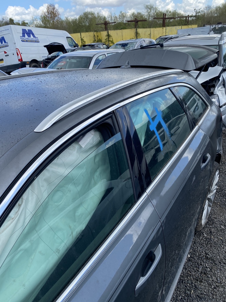 [EPE-100950] Barra de techo izquierda AUDI A4 B9 Avant